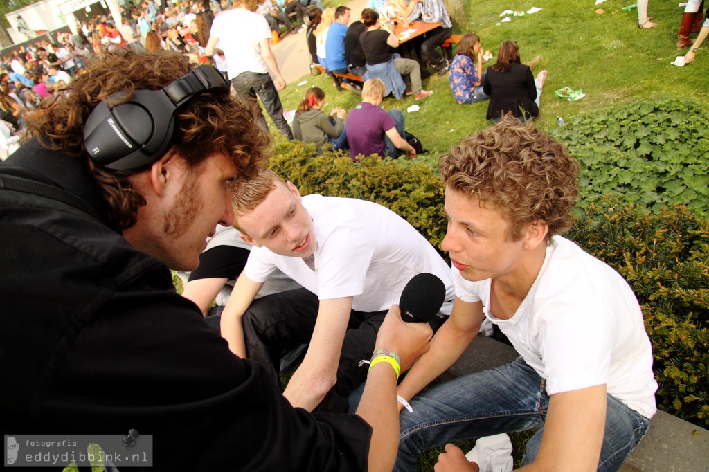 2011-05-05 Interviews voor Deventer Radio - publiek, met Daan van Dussen - Bevrijdingsfestival, Zwolle 008